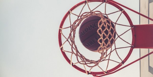 "Нефтяник" победно стартовал в плей-офф Суперлиги