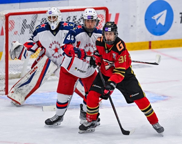 
									«Омские Ястребы» сравняли счет в полуфинальной серии «Кубка Харламова»   [ФОТО]  