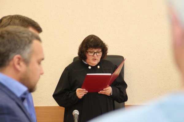 
									Путин отправил на повышение известную омскую судью 