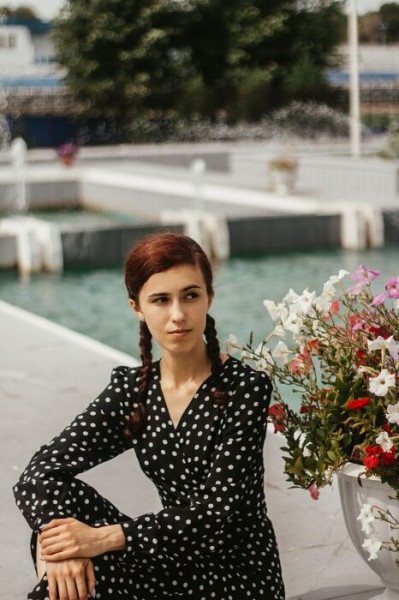 "Готова отстаивать честь Омска на дуэлях", - поэтесса Дарина Саитова о любви к городу "Готова отстаивать честь Омска на дуэлях", - поэтесса Дарина Саитова о любви к городу