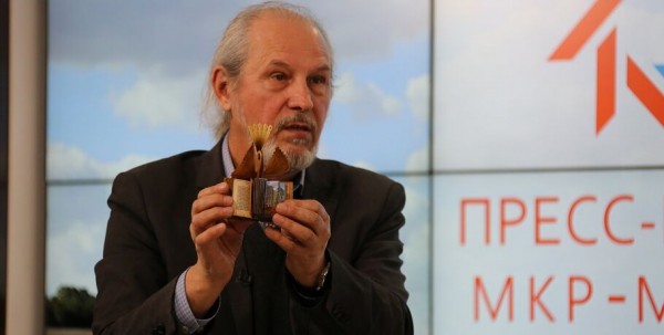 Омский левша представил книгу-птицу из дерева, которую доводил до совершенства несколько лет