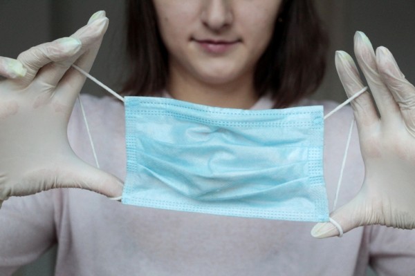 
									Производство медицинских масок в России почти остановилось 