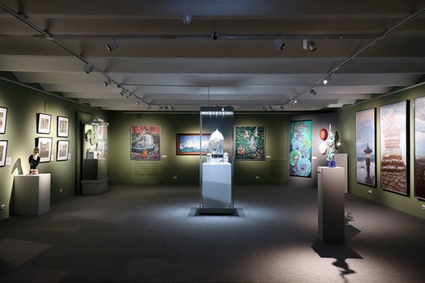 
									Омичей зовут в «Страну Изумрудного Будды» 