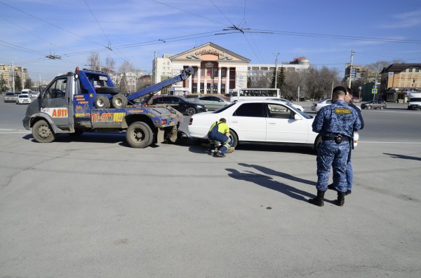 
									Из-за крупного долга у омича забрали «Мерседес»   [ФОТО]  