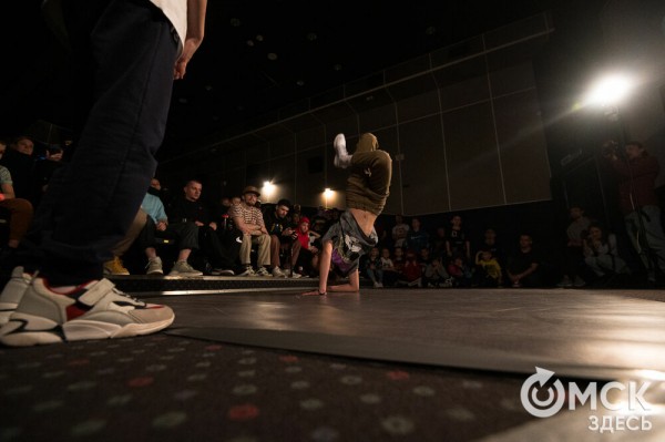 "В танце ты свободно выражаешь себя". Интервью с организаторами BREAK THE KING