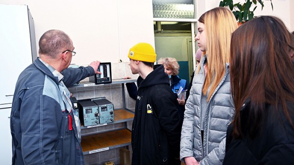 «Омский каучук» проводит экскурсии к юбилею предприятия
«Омский каучук» проводит экскурсии к юбилею предприятия