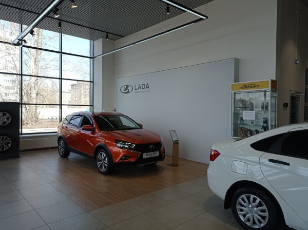 «Лада» за 2 млн и иномарка по цене трехкомнатной квартиры: что происходит с рынком новых авто в Омске?
«Лада» за 2 млн и иномарка по цене трехкомнатной квартиры: что происходит с рынком новых авто в Омске?