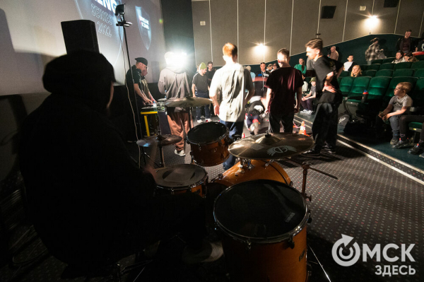 "В танце ты свободно выражаешь себя". Интервью с организаторами BREAK THE KING