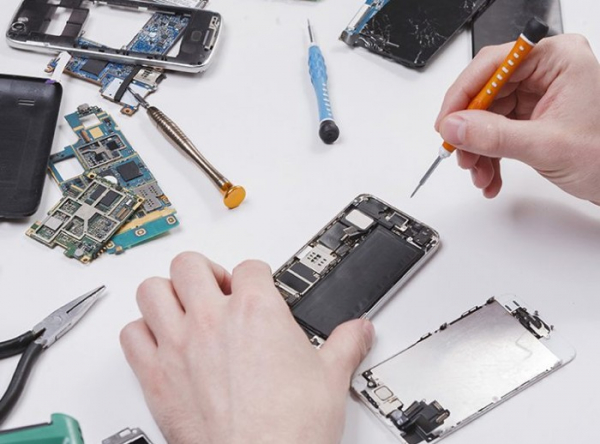 
									Легче выбросить: цены на ремонт техники в Омске бьют все рекорды 