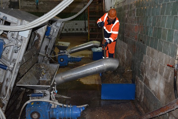 
									Омичи превращают влажные салфетки в «канализационного монстра» 