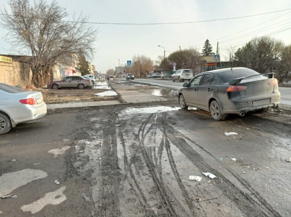 
									Потоп и мусор кругом: почему весной Омск такой грязный?    [ФОТО]  