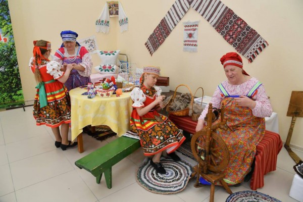 
									Народный артист России Александр Михайлов открыл сельский ДК в Омской области    [ФОТО]  