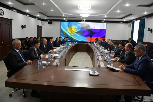 
									Бурков хочет построить в Казахстане грузовой порт 