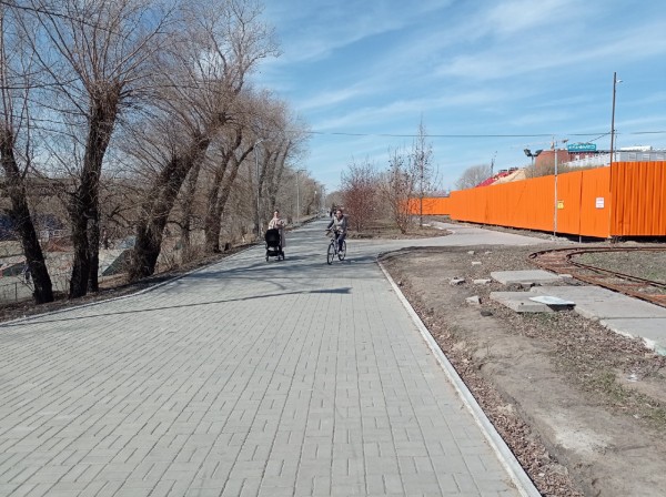 
									Торчащая арматура и провалившаяся плитка: как обновленные омские парки пережили зиму?   [ФОТО]  