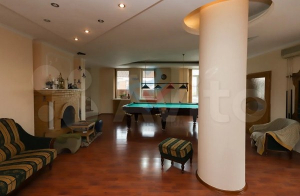 Люди боятся "оставаться" в деньгах: что происходит на рынке жилья в Омске