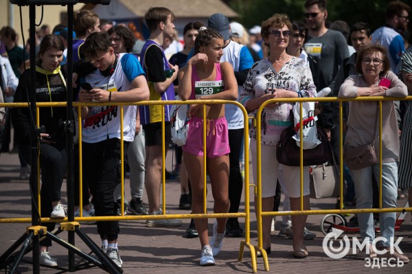 Эмоциональный "ЗаБЕГ" в Омске прошёл всероссийский полумарафон 