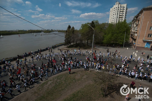 Более тысячи омичей прошли в "Бессмертном полку"
