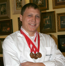 
									Ночной клуб Pushkin снова закрылся, а в ресторанах Омска массово отменяют банкеты 