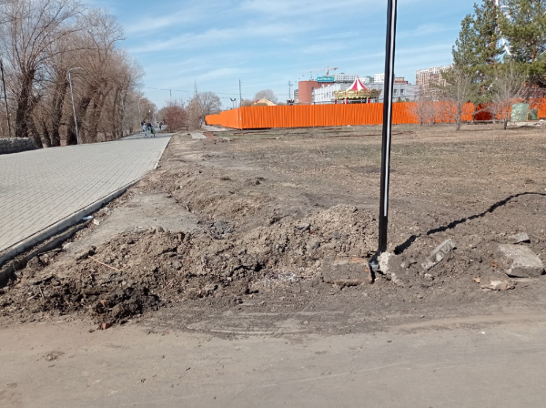 
									Торчащая арматура и провалившаяся плитка: как обновленные омские парки пережили зиму?   [ФОТО]  