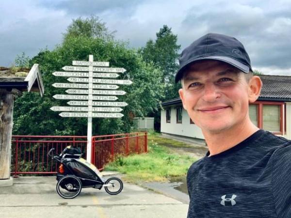 Омск посетит человек, который бежит вокруг света