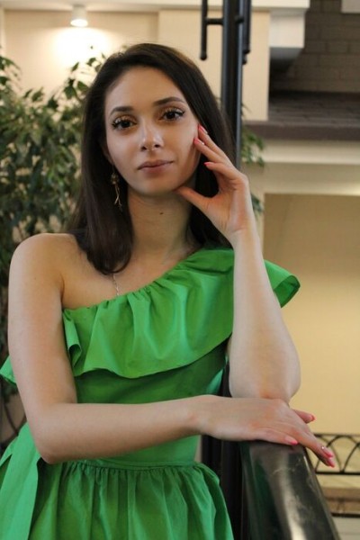 Я ощущаю нехватку слова. Филолог и поэтесса Элиза Григорян о науке и творчестве