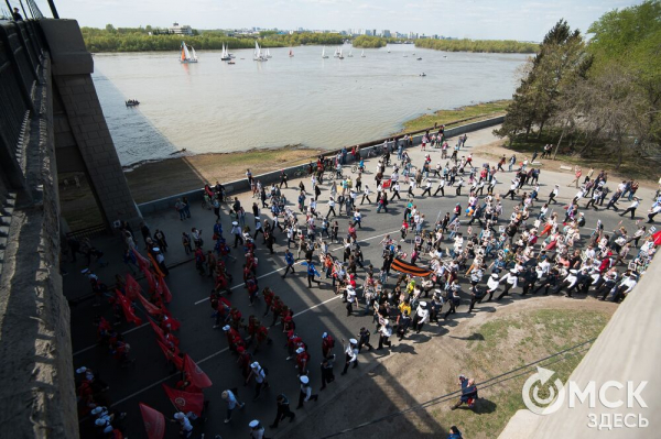 Более тысячи омичей прошли в "Бессмертном полку"