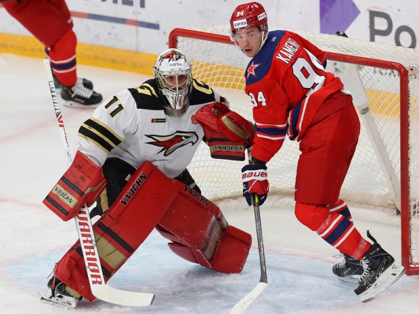 
									«Авангард» расторг контракт с Грубецем и тут же подписал другого вратаря 