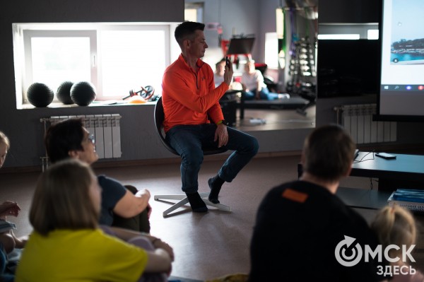 Бегом вокруг света. Марафонец-экстремал пообщался с омичами на пути в Японию