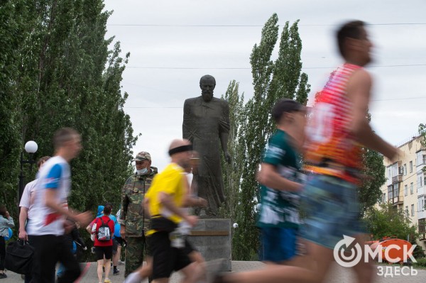 Эмоциональный "ЗаБЕГ" в Омске прошёл всероссийский полумарафон 