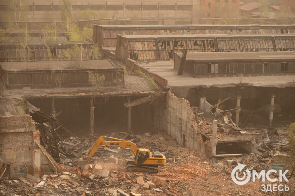 Пыльная буря и остановившиеся пароходы: последствия омской непогоды Пыльная буря и остановившиеся пароходы: последствия омской непогоды