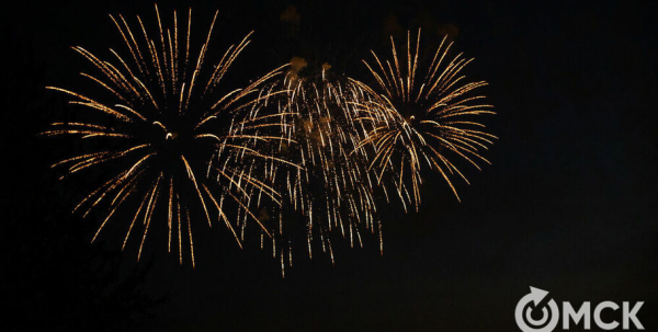 Зрителями праздничного салюта стали 80 тысяч омичей Зрителями праздничного салюта стали 80 тысяч омичей