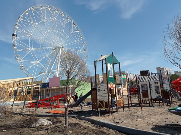 
									Торчащая арматура и провалившаяся плитка: как обновленные омские парки пережили зиму?   [ФОТО]  