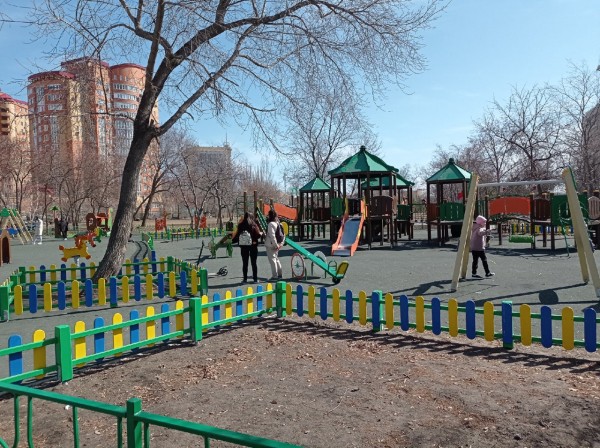 
									Торчащая арматура и провалившаяся плитка: как обновленные омские парки пережили зиму?   [ФОТО]  