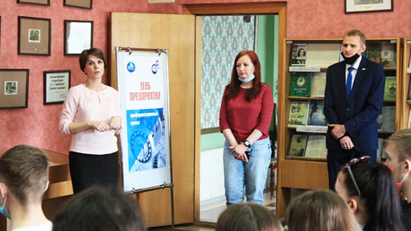 
									Школьникам и студентам рассказали о заводе Омсктрансмаш 
