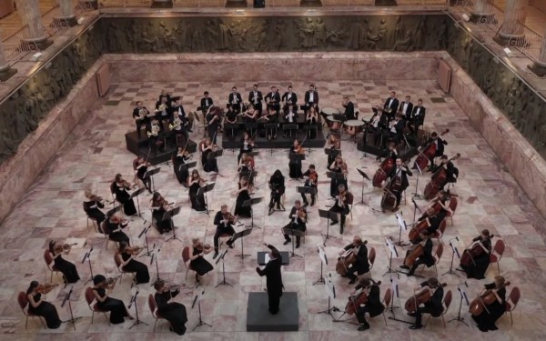 "Наша миссия - стараться излечить музыкой". Интервью с дирижёром Михаилом Голиковым