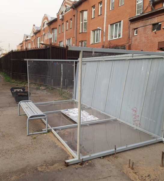 
									Во время вчерашнего урагана пострадали двое омских школьников   [ФОТО]  