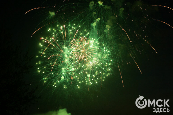 Зрителями праздничного салюта стали 80 тысяч омичей Зрителями праздничного салюта стали 80 тысяч омичей
