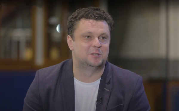 "Наша миссия - стараться излечить музыкой". Интервью с дирижёром Михаилом Голиковым