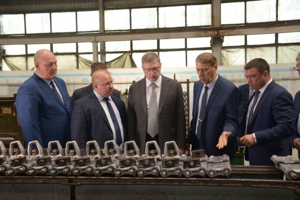 
									Бурков посмотрел, где в Омске изготавливают танки   [ФОТО]  