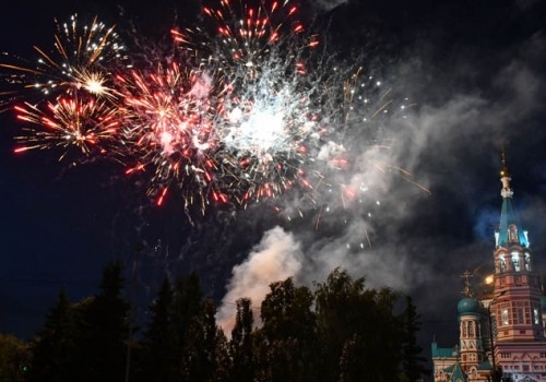 Когда и где в Омске сегодня прогремит салют Победы?