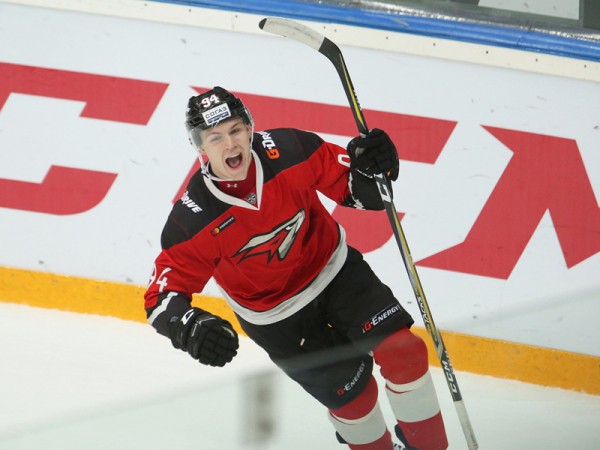 Нападающий «Авангарда» Семенов переходит в «Ак Барс»
Нападающий «Авангарда» Семенов переходит в «Ак Барс»