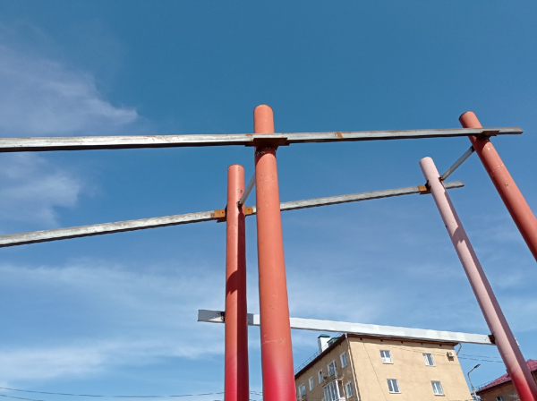 
									Торчащая арматура и провалившаяся плитка: как обновленные омские парки пережили зиму?   [ФОТО]  