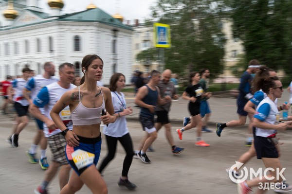 Эмоциональный "ЗаБЕГ" в Омске прошёл всероссийский полумарафон 
