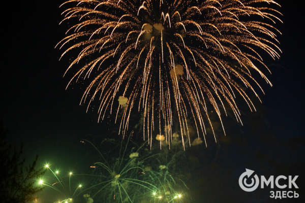 Зрителями праздничного салюта стали 80 тысяч омичей Зрителями праздничного салюта стали 80 тысяч омичей