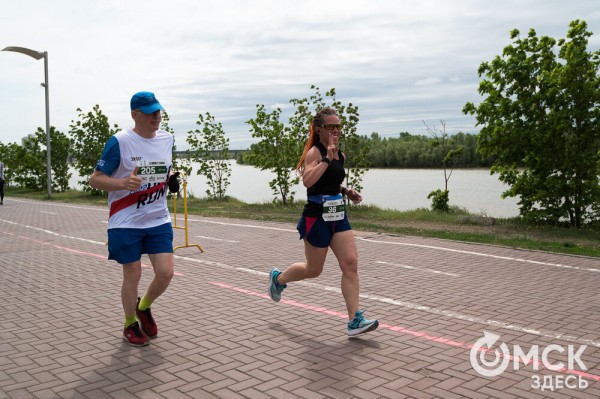 Эмоциональный "ЗаБЕГ" в Омске прошёл всероссийский полумарафон 