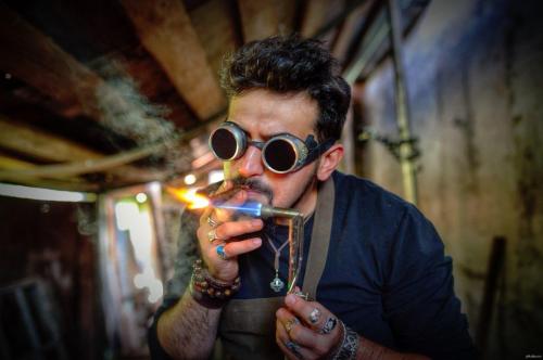 Макар Телятин: «Вот, за Галкиным всё время жена присматривает, а за Киркоровым почему нет?» Макар Телятин: «Вот, за Галкиным всё время жена присматривает, а за Киркоровым почему нет?»