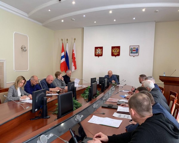 
									Шелест рассказал, куда расселили погорельцев из Новоалександровки 