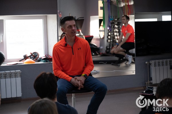 Бегом вокруг света. Марафонец-экстремал пообщался с омичами на пути в Японию