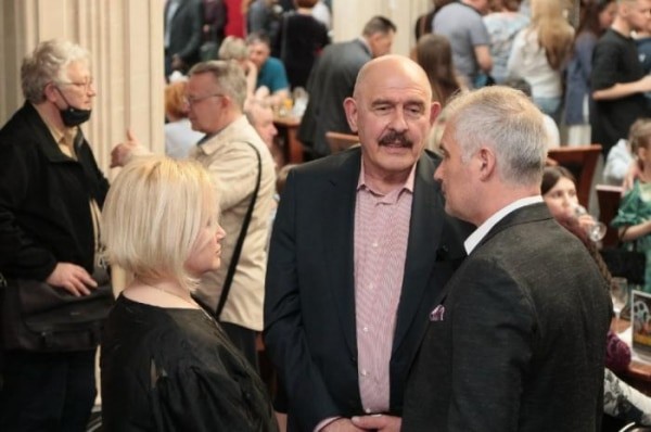 «1-я Пирожковая»: премьеры выставки концерты в омске культурный марафон