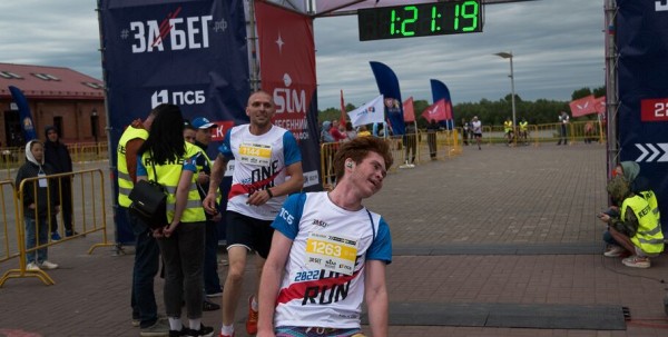 Эмоциональный "ЗаБЕГ" в Омске прошёл всероссийский полумарафон 